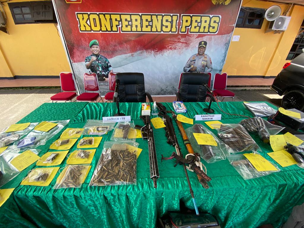 13 Pucuk Senjata Api Dan Ratusan Butir Amunisi Berhasil Disita Dalam Operasi Damai Cartenz 2023