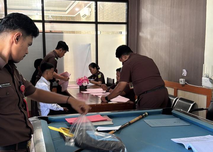 Polisi Limpahkan Dua Tersangka Pengedar Sabu di Mimika ke Kejaksaan