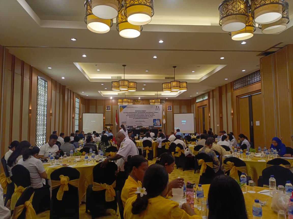 Bupati Mimika Serahkan Sertifikat ISO-27001 Kepada Tiga OPD Dalam Upaya Peningkatan Keamanan Informasi