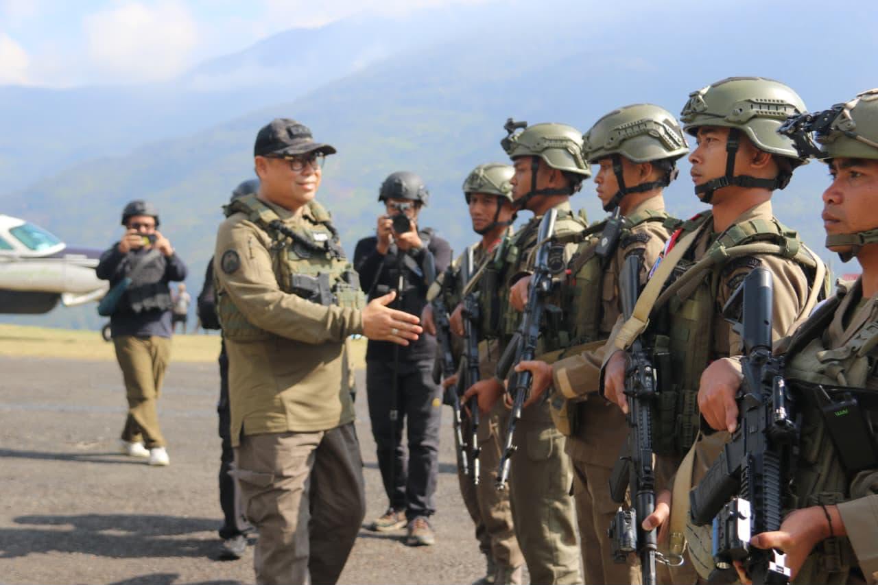 Kaops Damai Cartenz Tinjau Pos Kiwirok di Pegunungan Bintang