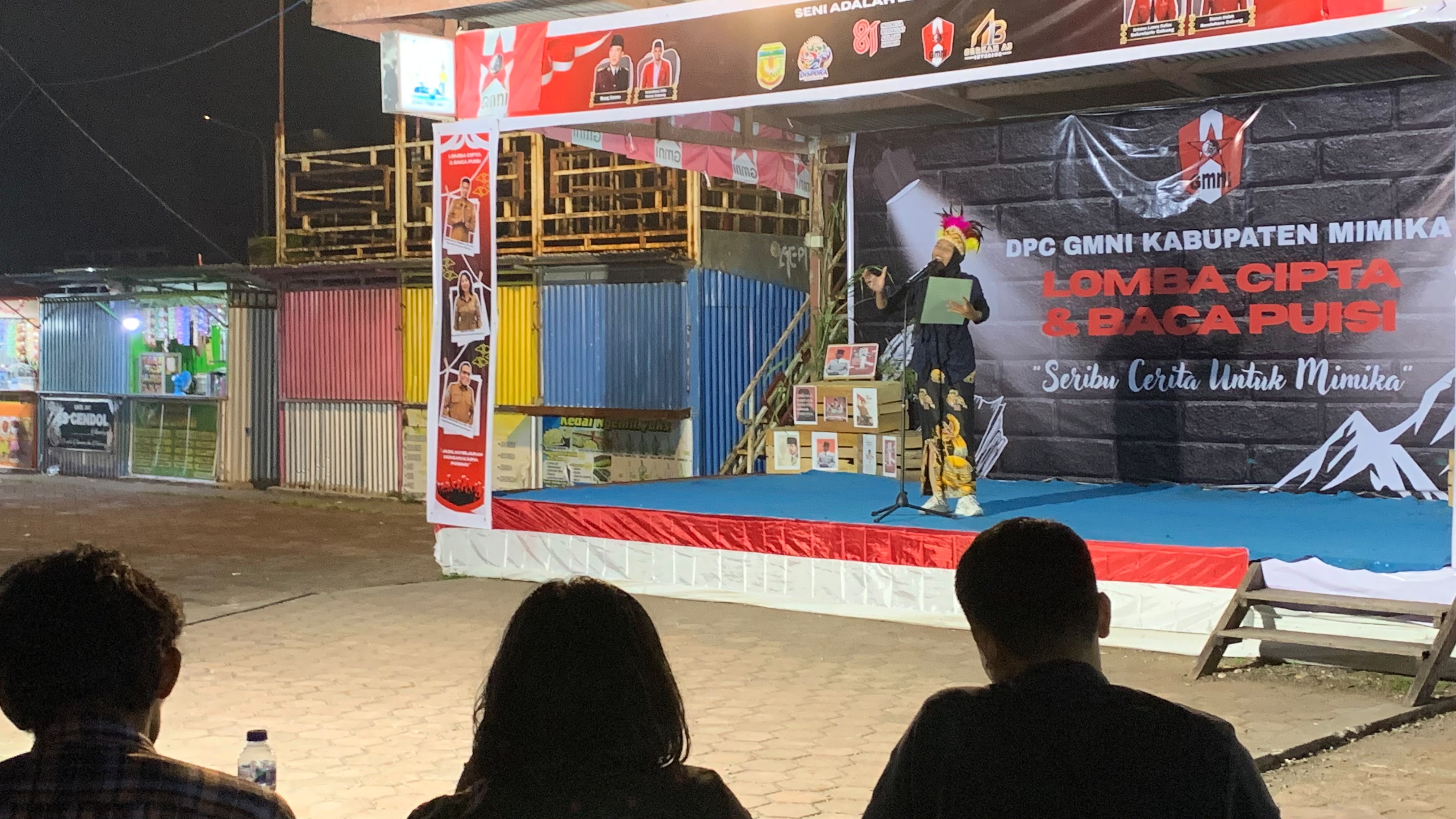 GMNI Mimika Sulap Sentra Kuliner Jadi Panggung Puisi dan Denyut Literasi