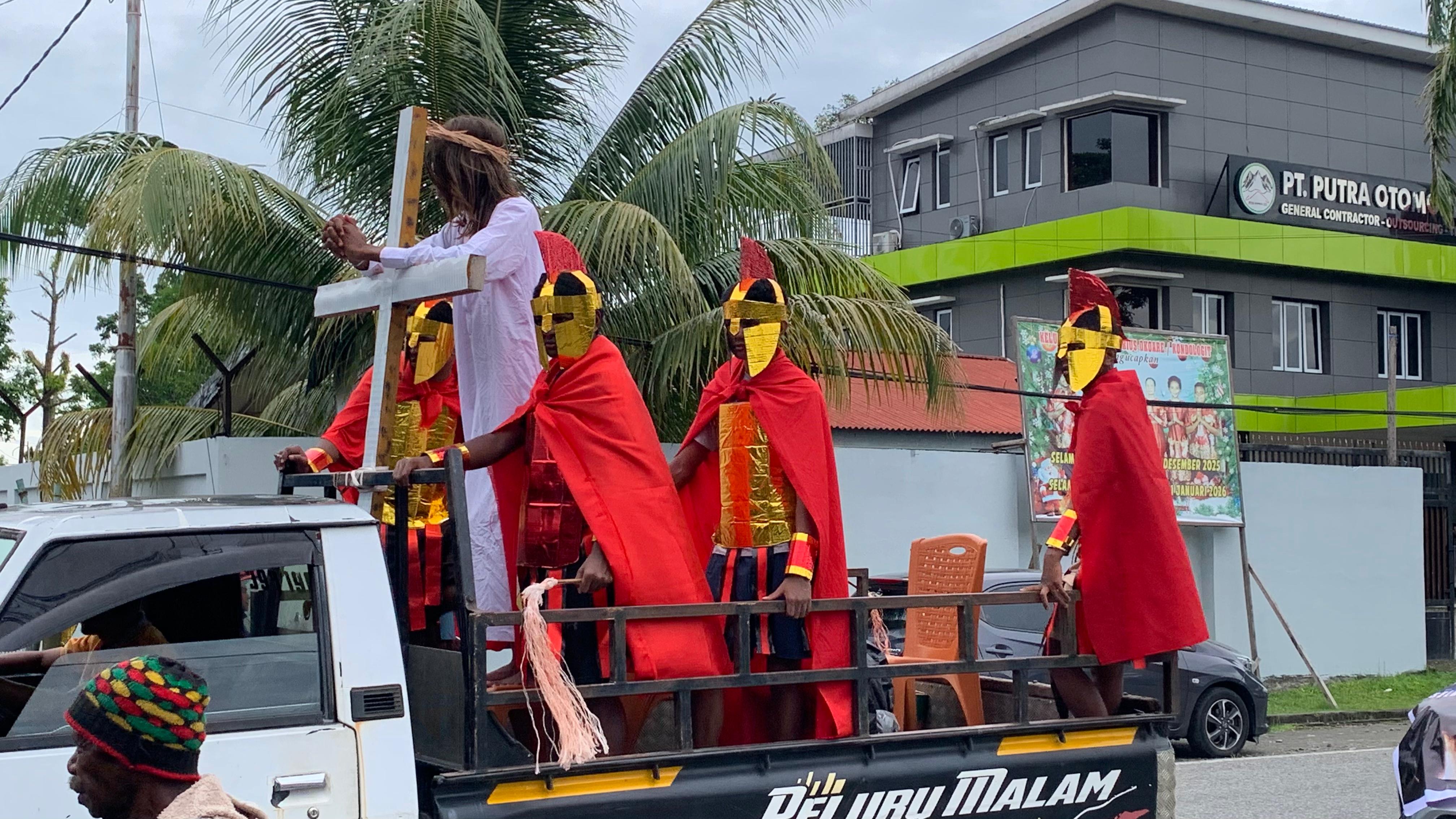 Mimika Tampilkan Wajah Toleransi Melalui Parade Paskah Lintas Agama