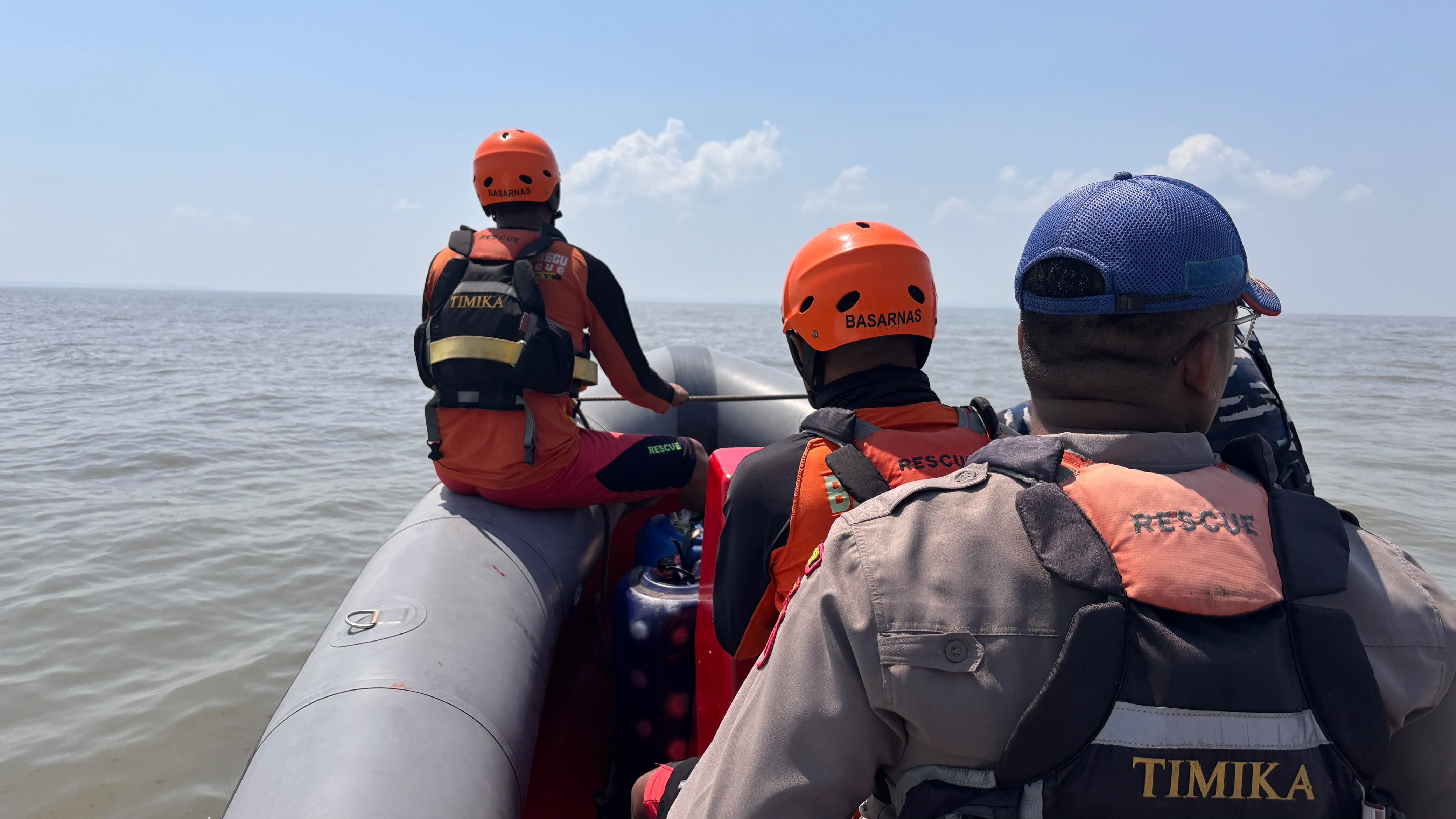 Perahu Ketinting Terbalik Dihantam Ombak di Asmat, 7 Orang Hilang