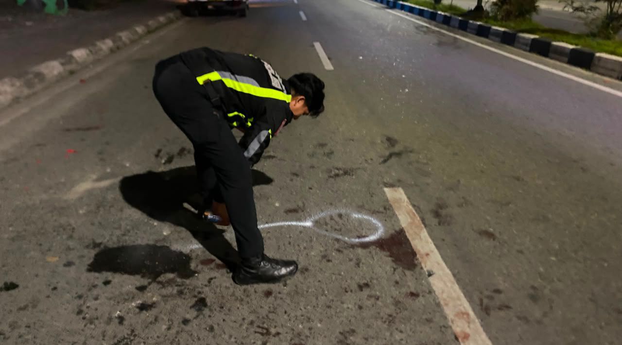 Tabrak Truk di Jalan Cenderawasih Timika, Seorang Pemotor Luka Berat