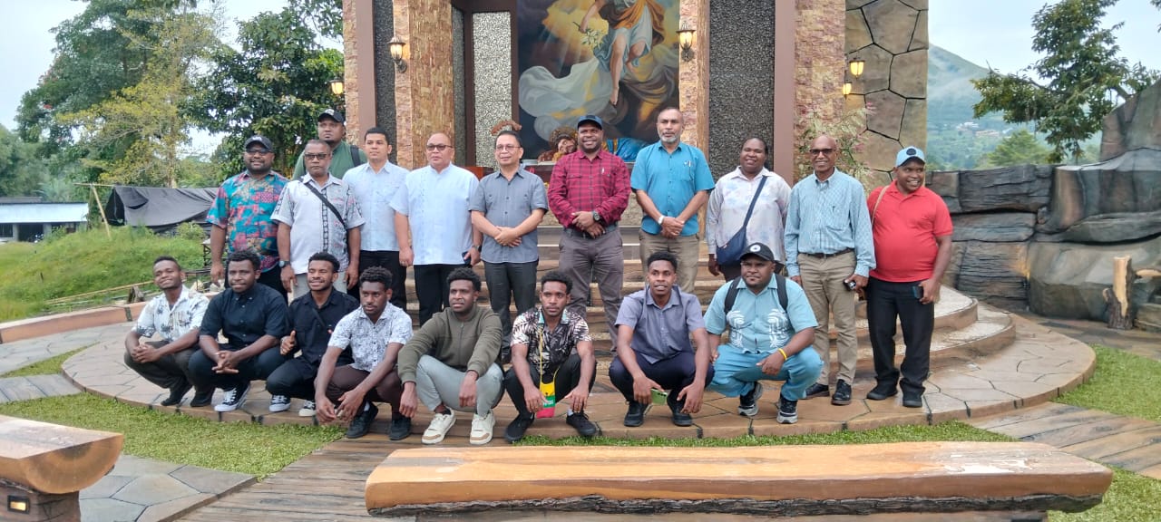 Sebanyak13 Peserta Beasiswa YPMAK Dipersiapkan Jadi Calon Imam Katolik Tomohon