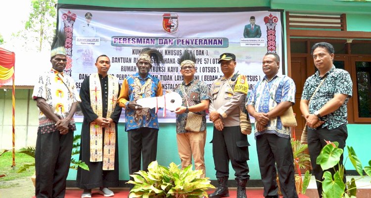 Pj. Bupati Mappi Meresmikan Rumah Sederhana Sehat Dan Melaunching Bedah Rumah Tidak Layak Huni
