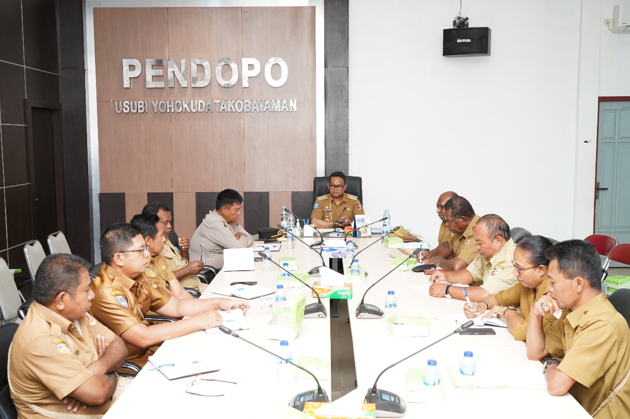 Pj. Bupati Mappi Pimpin Rapat Bersama  Tpid Dan Satgas Pangan