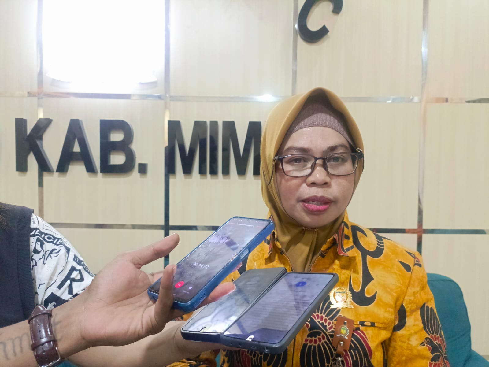 Anggota DPRK Mimika Dorong Pendampingan untuk Peternak OAP yang Menerima Bantuan Bibit Babi